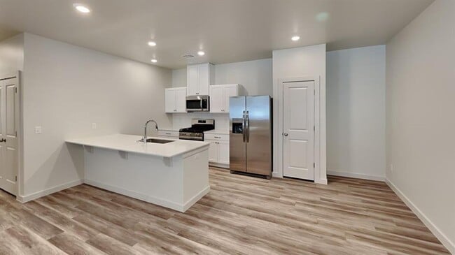 Photo - Luxury 3 Bedroom 2 Bathroom Duplex in Beth... House