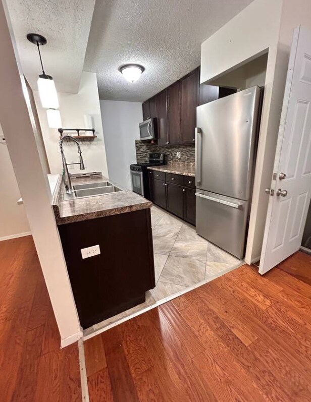 Foto del edificio - 6412 83rd Ct N