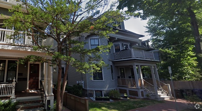 Building Photo - 8A Forest St