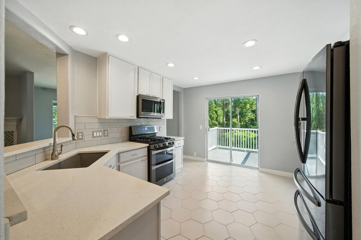 Foto del edificio - 13600 Breton Ridge St