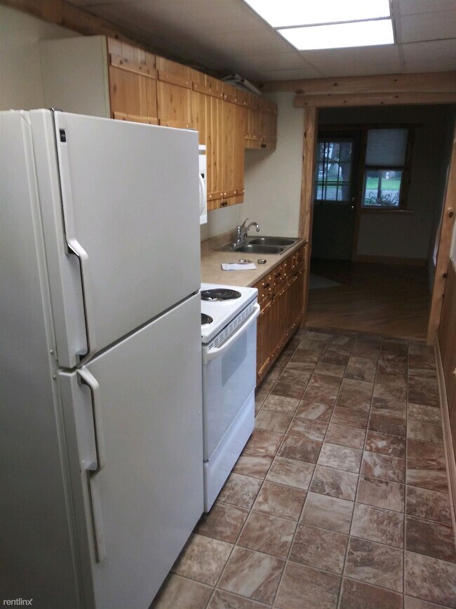 Building Photo - 1 br, 1 bath 4plex - 210 W Shawnee St Unit 2