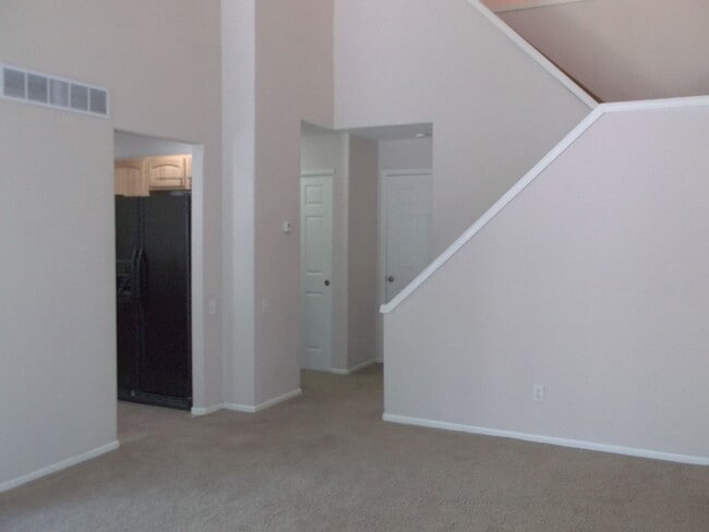 Foto del edificio - Beautiful 2 Bedroom Townhome Steps from Pa...