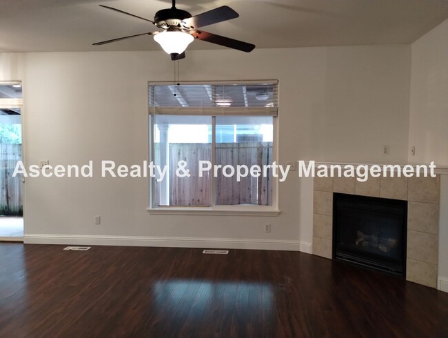 Building Photo - Excellent Hillsboro Location by Multiple I...