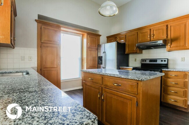 Building Photo - 1405 NE Tawny Dr