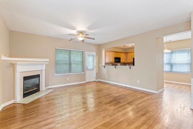 Foto del edificio - 4BR in sought after Centennial Lakes