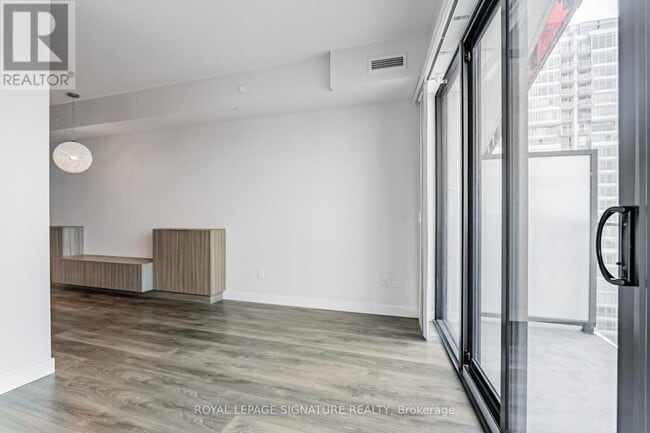 Building Photo - 215-1215 Queen St W