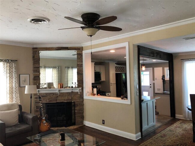 Foto del edificio - 6412 Drury Ln