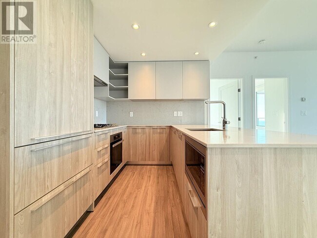 Building Photo - 6699-6699 Dunblane Ave