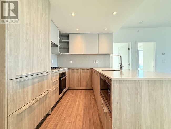 Photo du bâtiment - 6699-6699 Dunblane Ave