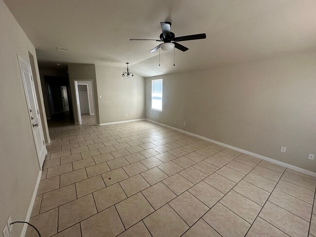 Building Photo - 4304 Ivory Ln