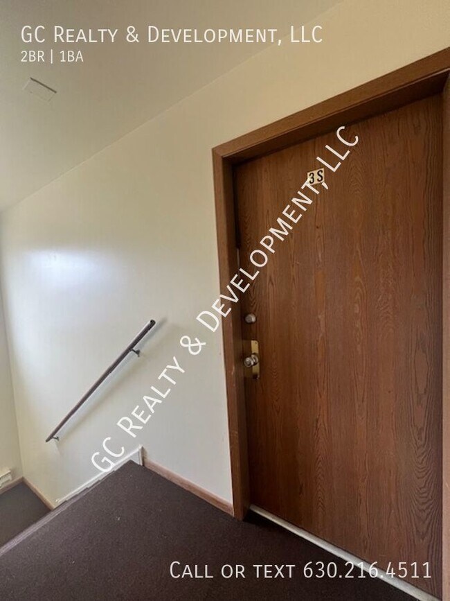 Foto del edificio - ***HUNTLEY / 2 BDRM / APPL INCL / COIN LAU...