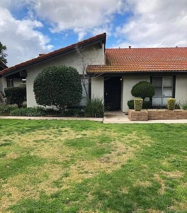 Foto del edificio - 317 W Sierra Ave