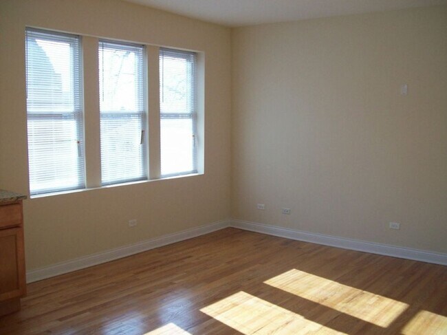Foto del edificio - 3007 N Spaulding Ave