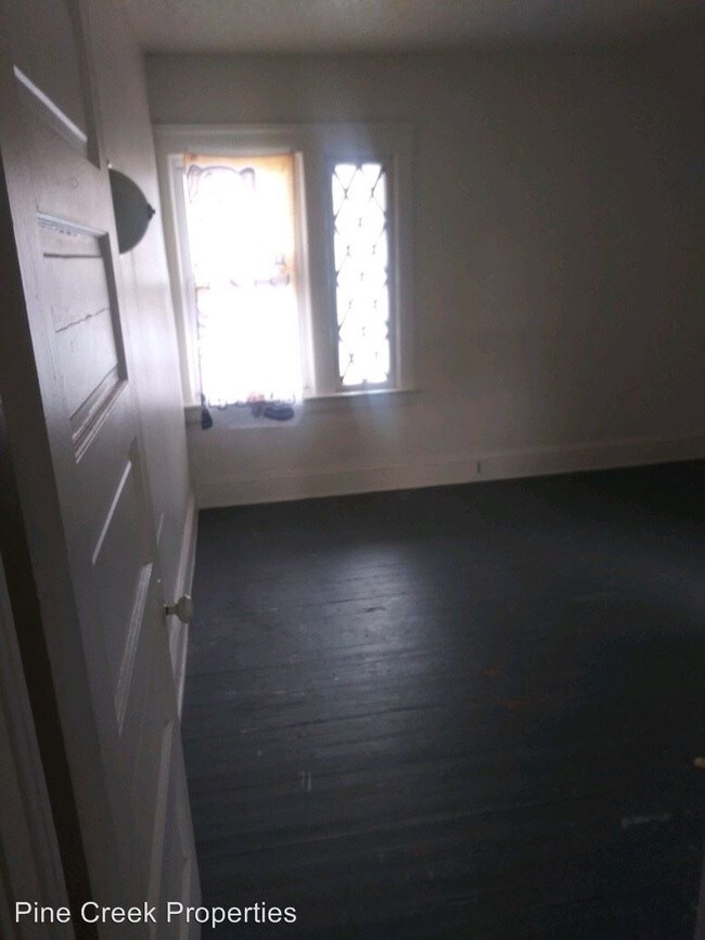 Building Photo - 3 br, 1 bath House - 10812 Greenlawn Ave.