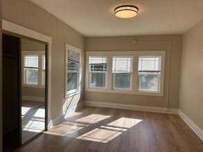 Building Photo - 1019 E 33rd St