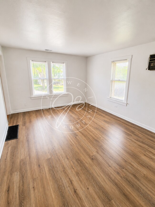 Foto del edificio - Updated West Toledo Upper unit! 2 Bedroom – Water Included!