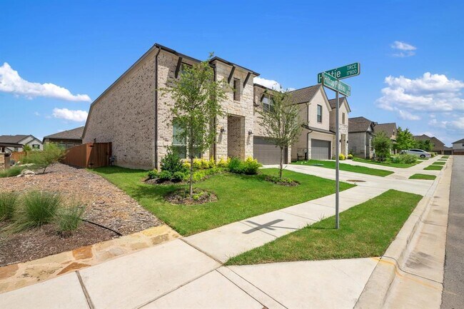 Building Photo - 6220 Hilltop Plateau Dr