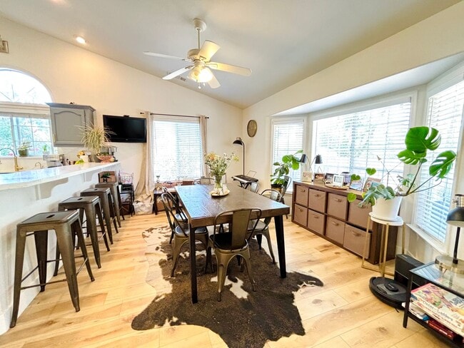 Building Photo - BEAUTIFUL 5 BED/3 BATH HOME IN THE HIDDEN HILLS SUBDIVISION