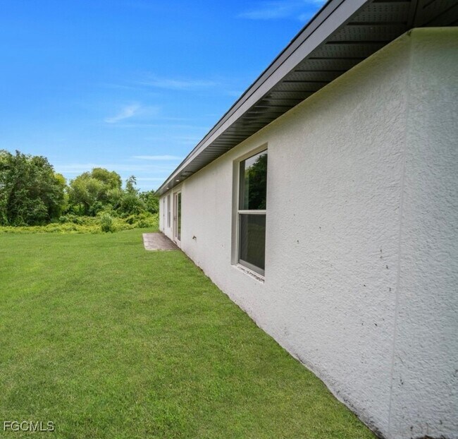 Building Photo - 206 Pembroke St