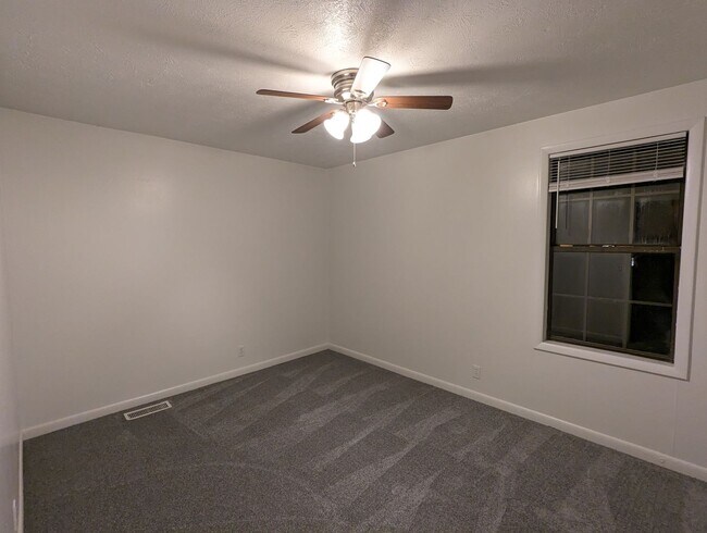 Foto del edificio - Updated Home Conveniently Located