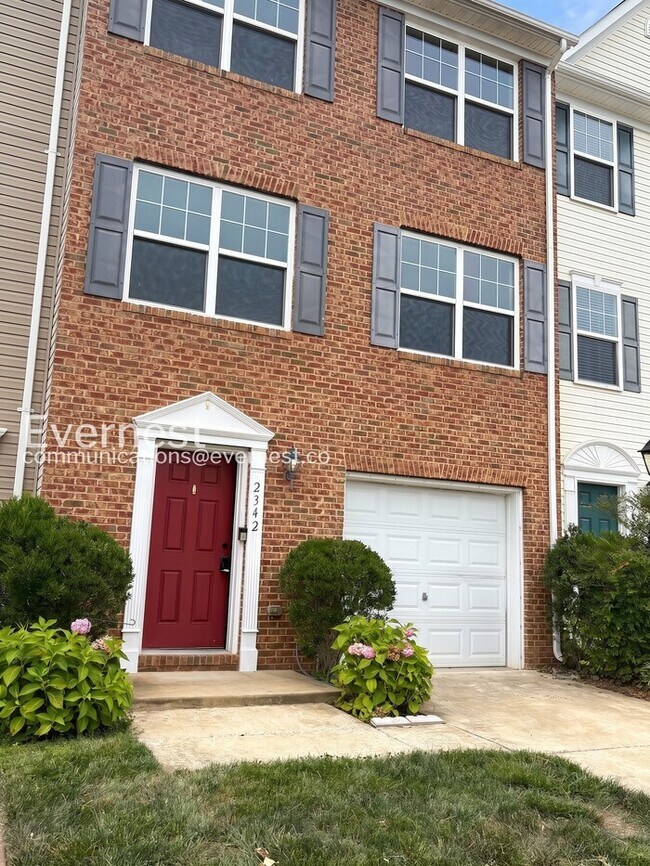Foto del edificio - 4-Bed/ 4-Bath Town Home/Available Now!