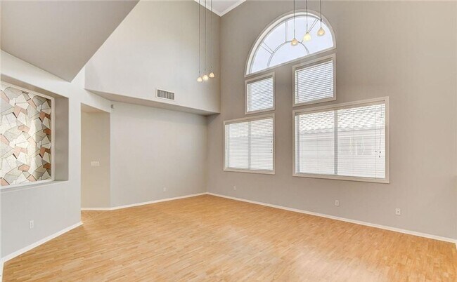 Foto del edificio - Large 5 Bed Summerlin Home