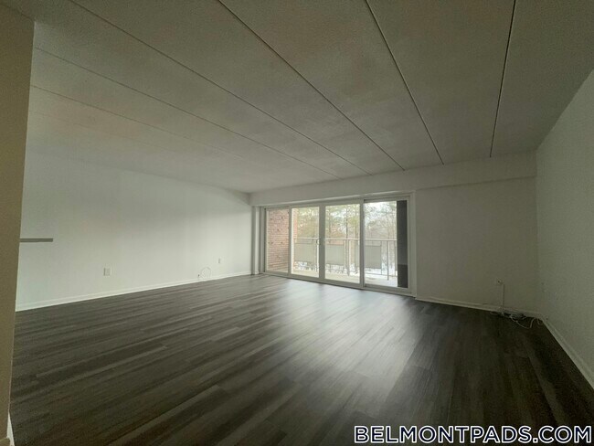 Foto del edificio - 53 Hill Rd