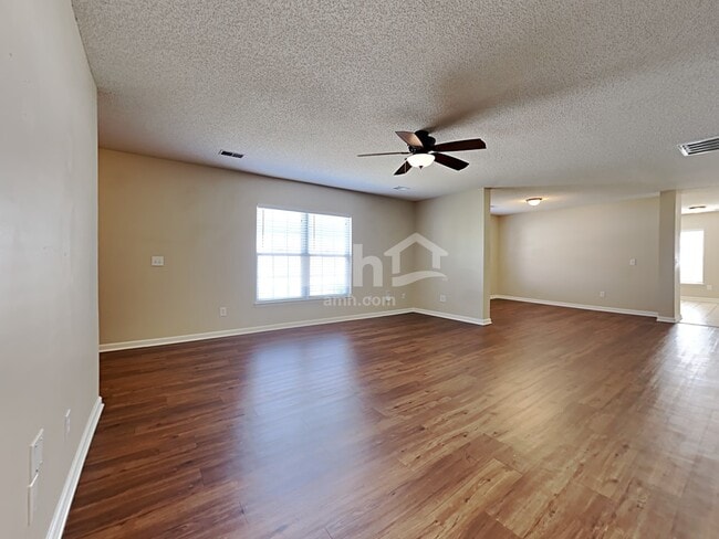 Foto del edificio - 156 Wildberry Ln