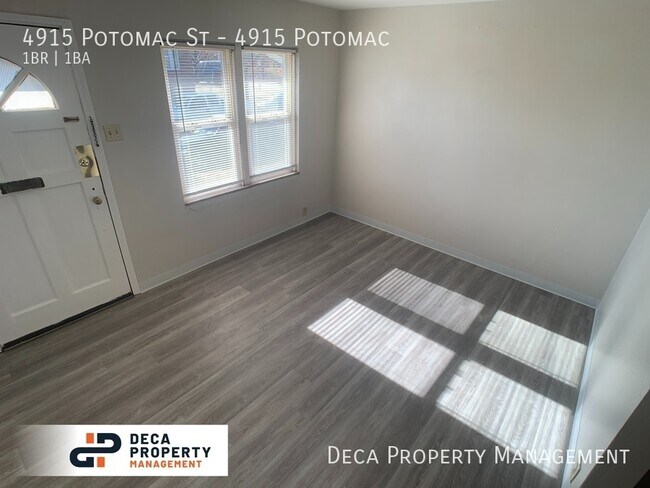 Building Photo - One Bedroom Apartment