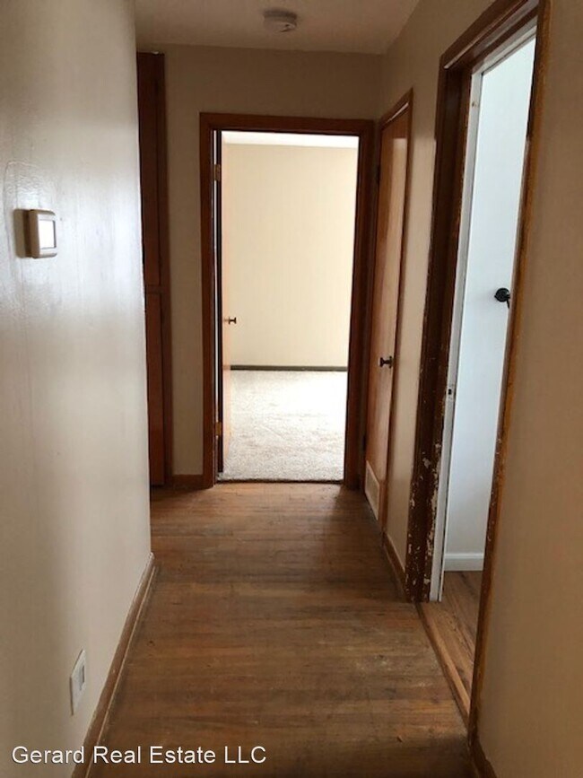 Building Photo - 2 br, 1 bath House - 610 Westview