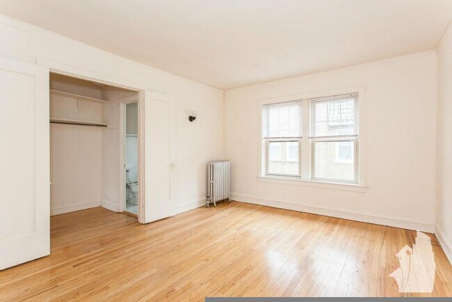 Foto del edificio - 2106 W Ainslie St