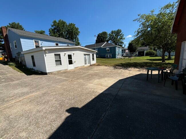 Building Photo - 210 Boston Dr