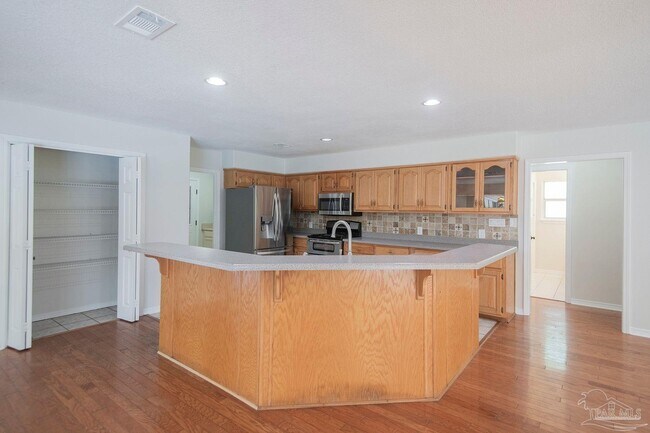 Foto del edificio - 5490 Oakmont Dr