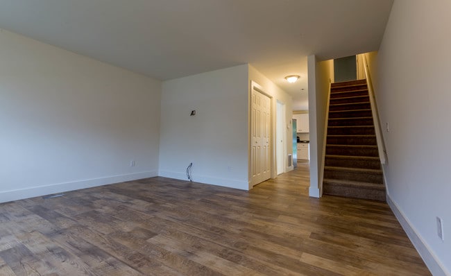 Building Photo - 32 Spring Creek Dr