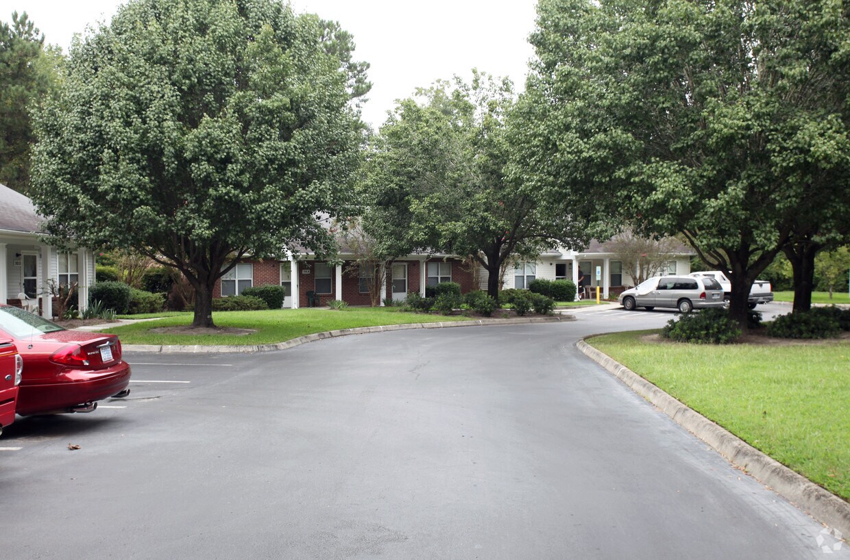Building Photo - Berry Court Apartments