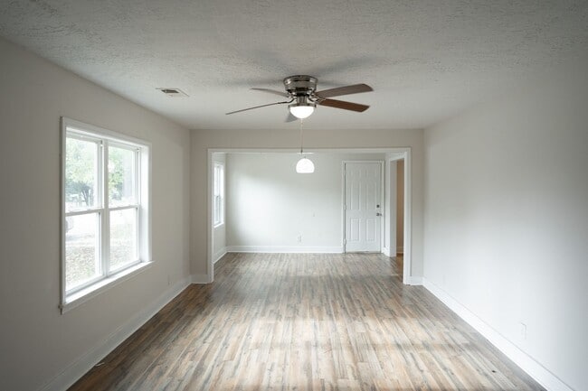 Foto del edificio - 2001 Hiram Rd