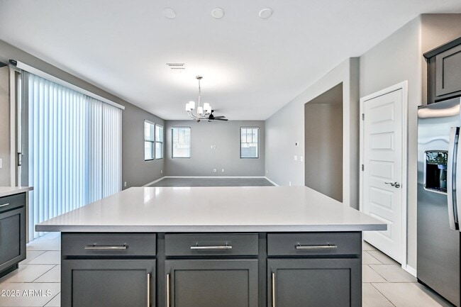 Foto del edificio - 3817 N 100th Dr