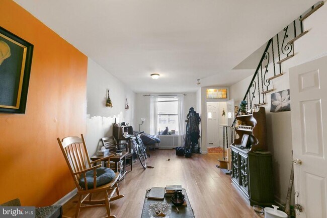 Building Photo - 2443 S Darien St