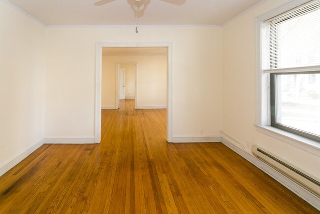 Foto del edificio - 1120 W Oakdale Ave