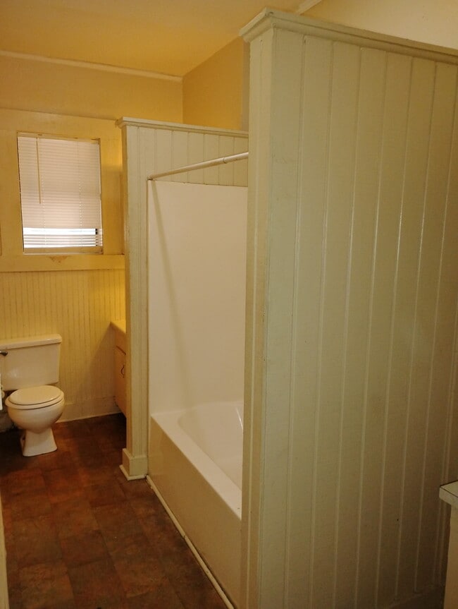 Photo - 822 Edwards St House