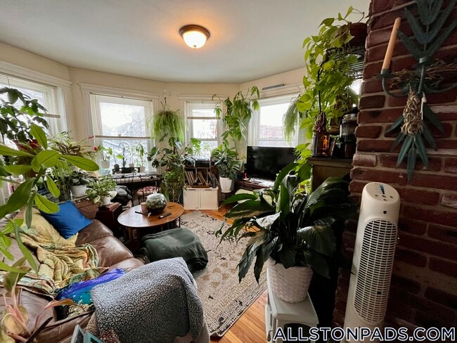 Building Photo - 1330 Commonwealth Ave