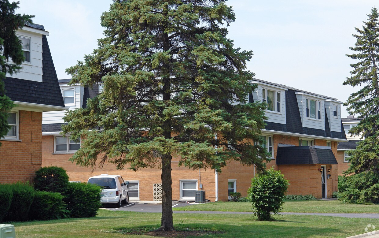 Building Photo - 9717 Lorraine Dr