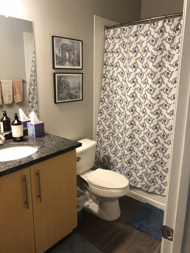 Large bathroom with a tub/shower - 44363 Rock Cove Ter