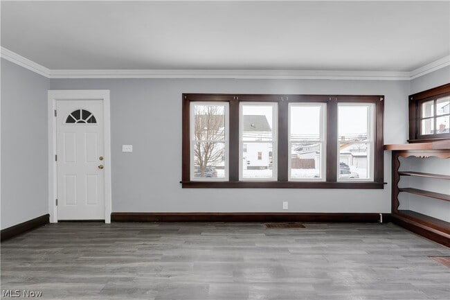 Building Photo - 10602 Langton Ave