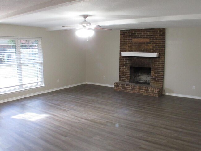 Building Photo - 4937 Jordan Park Dr