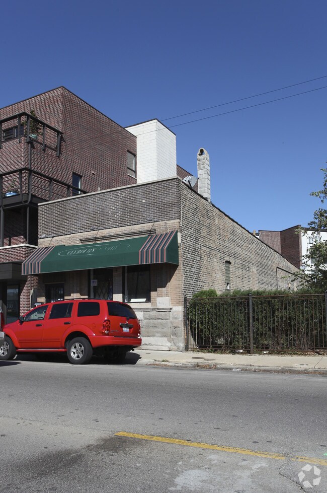 Foto del edificio - 2299 N Clybourn Ave