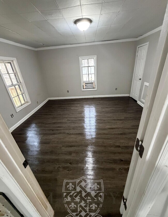 Building Photo - 6684 Cavender Rd