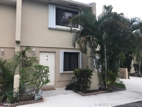 Building Photo - 139 Sparrow Dr