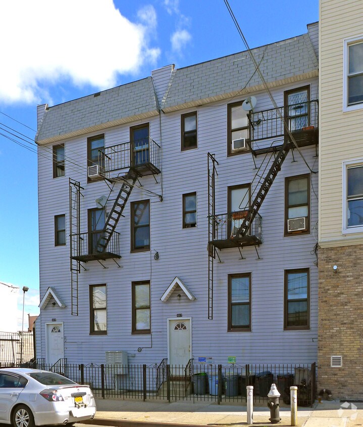 Primary Photo - 10-17 Wyckoff Ave
