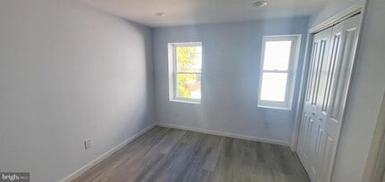 Building Photo - 305 W York St